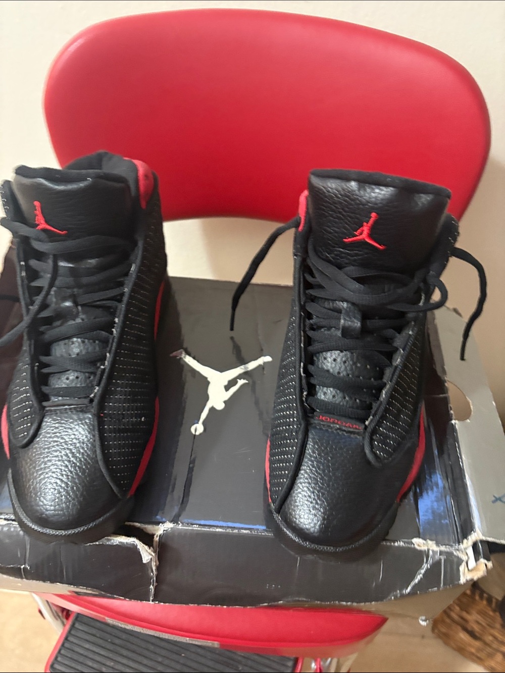 Air Jordan Black and Red Retro 13 size 5 Y Sneakers